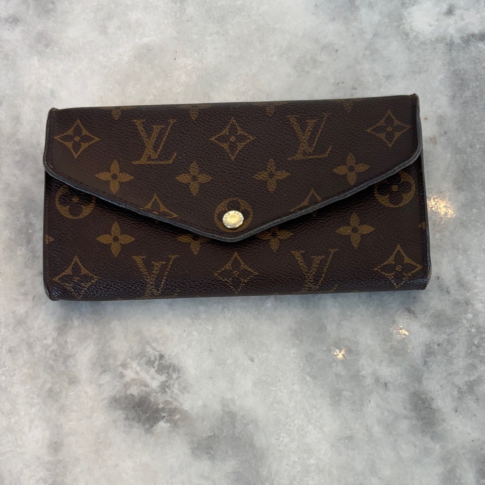 Louis Vuitton Monogram Sarah Wallet
